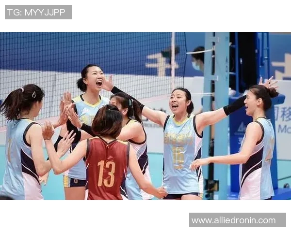 南京排球队展现灵活战术与团队配合的精彩表现分析 南京排球队展现灵活战术与团队配合的精彩表现分析