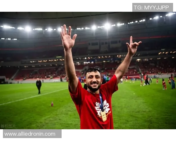 祝福足球明星生日快乐愿你在绿茵场上继续闪耀光芒与荣耀 祝福足球明星生日快乐愿你在绿茵场上继续闪耀光芒与荣耀