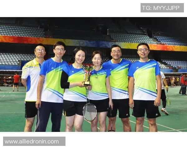 西安羽毛球队与武汉羽毛球队赛后分析力量对比与战术探讨 西安羽毛球队与武汉羽毛球队赛后分析力量对比与战术探讨